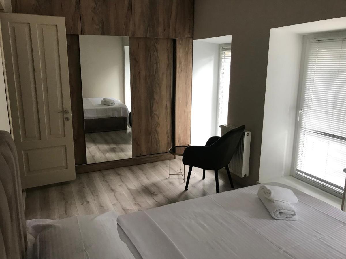 D And D Hotel Tbilisi Buitenkant foto