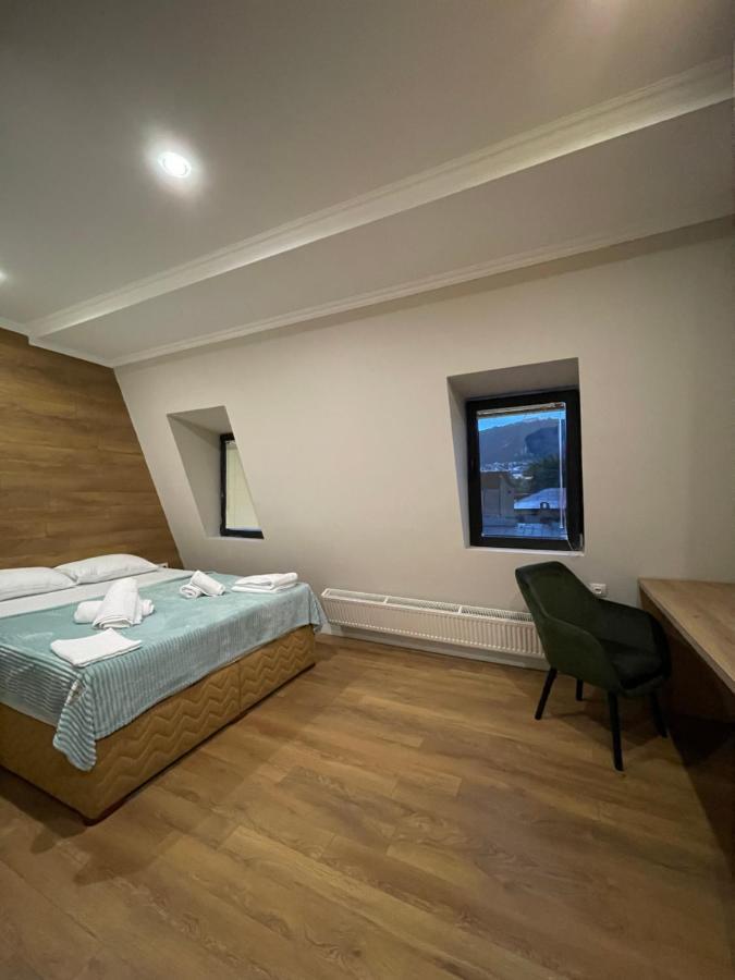 D And D Hotel Tbilisi Buitenkant foto