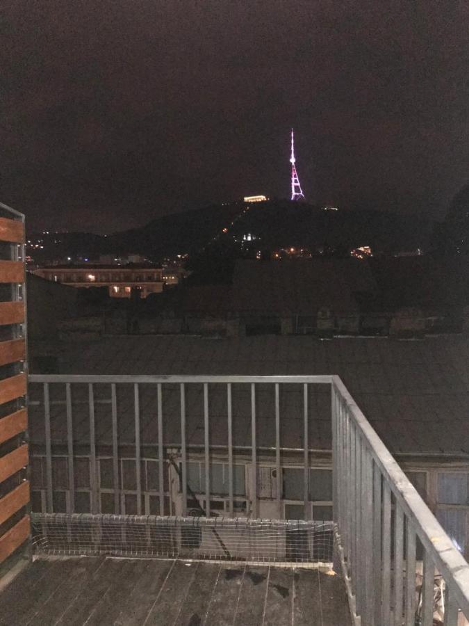 D And D Hotel Tbilisi Buitenkant foto